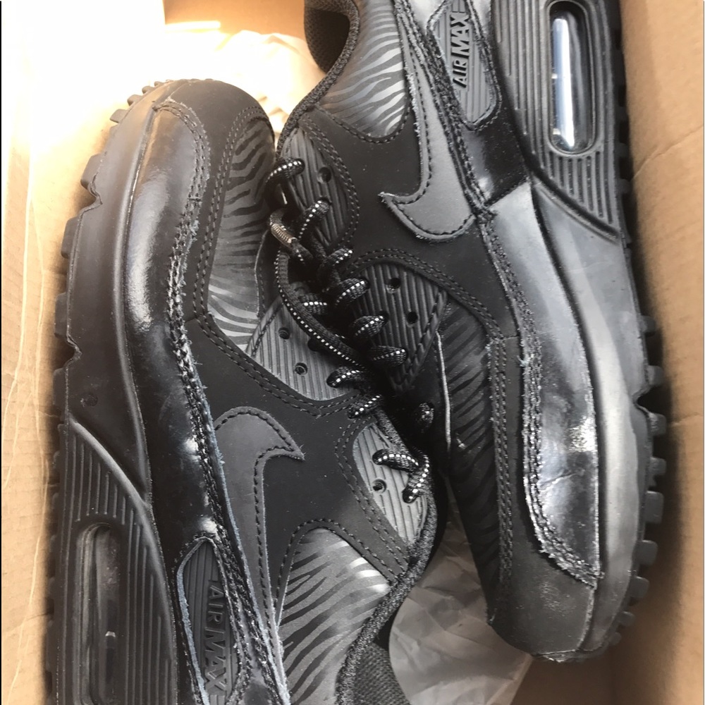 SOLD!!! Nike Air Max 90 (GS) 4y