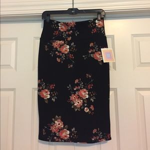 Lularoe Cassie Small