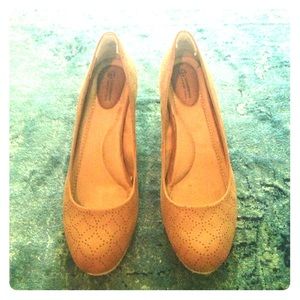 Giani Bernini Memory Foam wedge