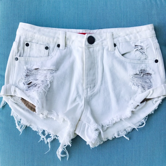 Distressed Denim cut off shorts - Picture 2 of 8