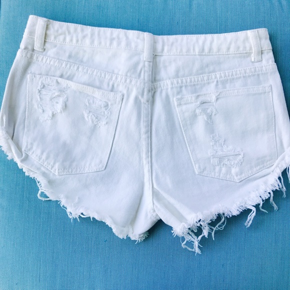 Distressed Denim cut off shorts - Picture 3 of 8