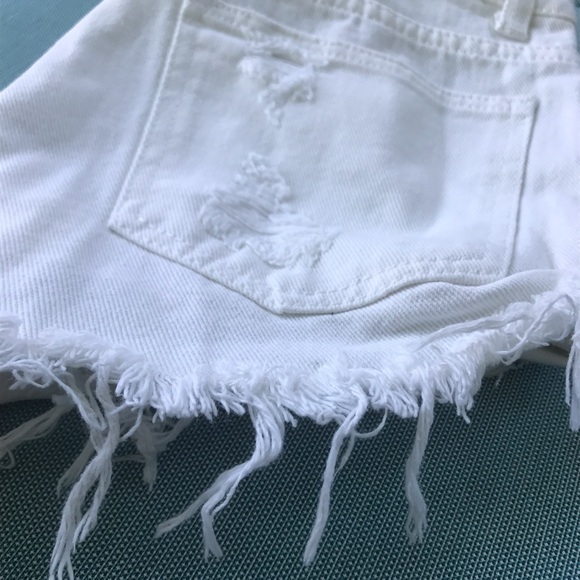 Distressed Denim cut off shorts - Picture 4 of 8