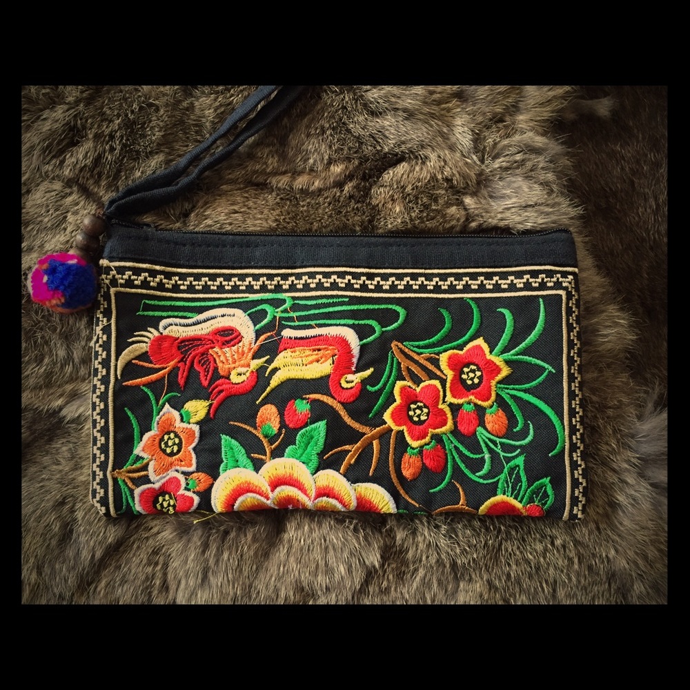 🌟Sale Today Embroidered Hmong Clutch - Picture 2 of 2