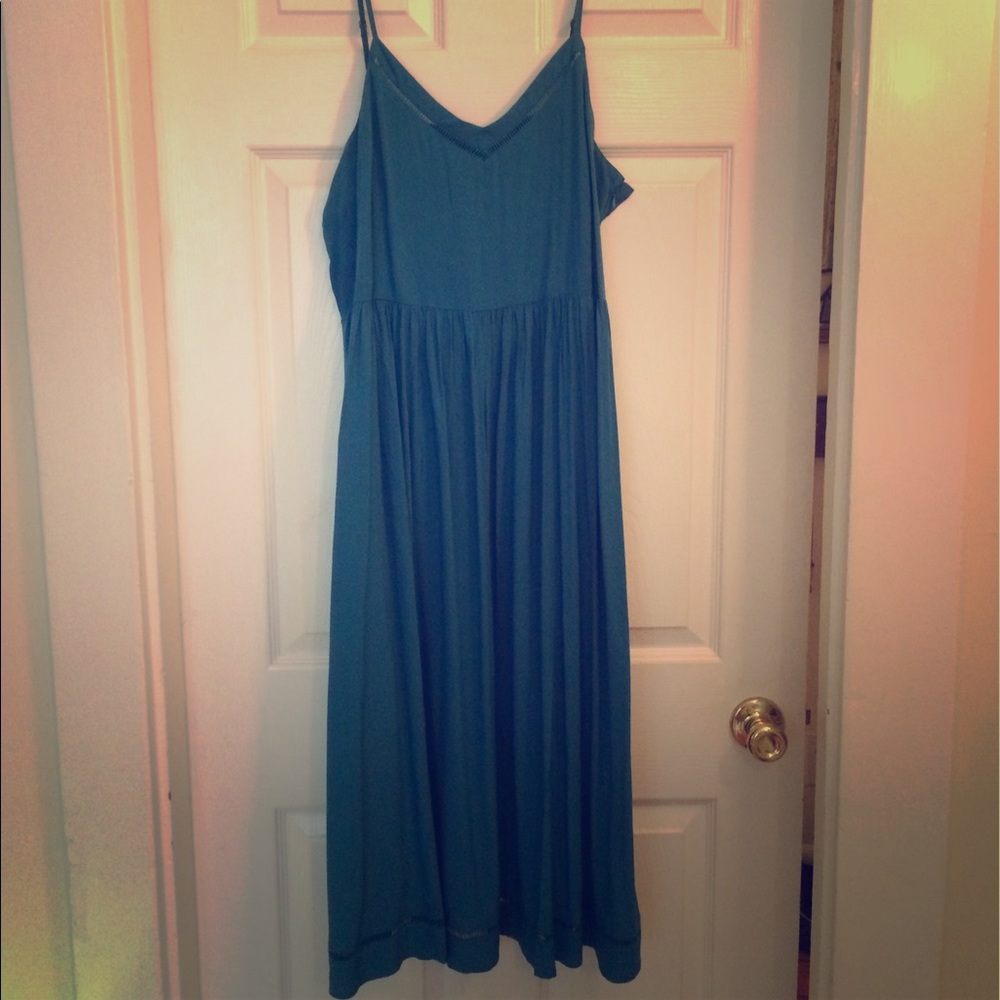 Old Navy midi dress, never worn!
