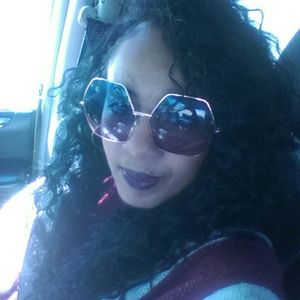 Meet your Posher, Freida