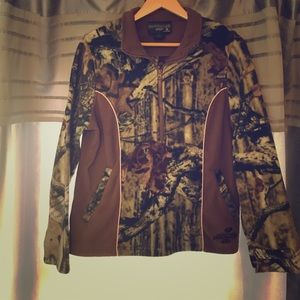 Large Mossy Oak Camo pullover with pink accents