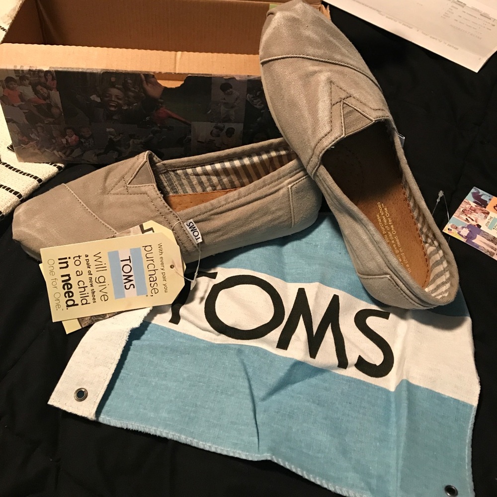 Women's Toms