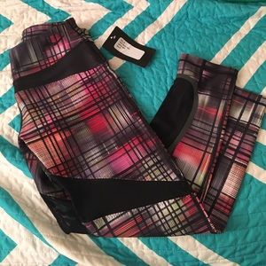 Saucony fast track crop leggings- women's medium