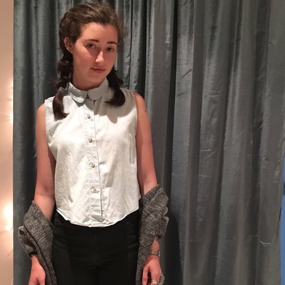 American apparel sleeveless denim button down! 🦄 - Picture 2 of 3