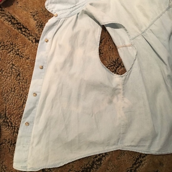 American apparel sleeveless denim button down! 🦄 - Picture 3 of 3