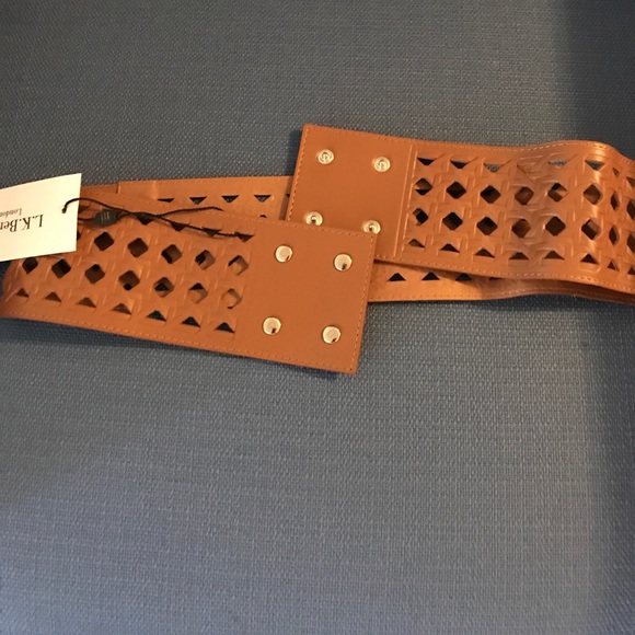 New L.K. Bennett tan belt in S/M