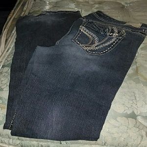 Ariya jeans