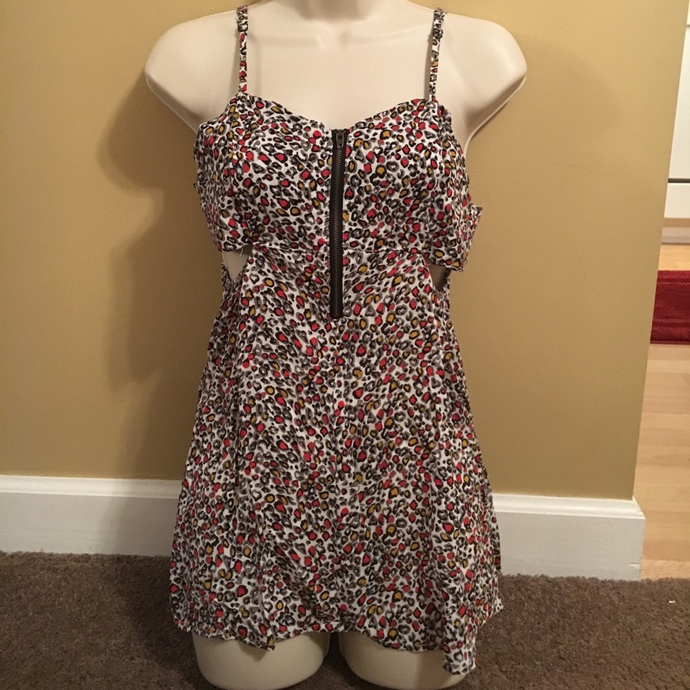 Black/Red/White/Gray Leopard Dressy Tank