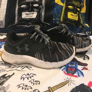 UnderArmour Tennis Shoes