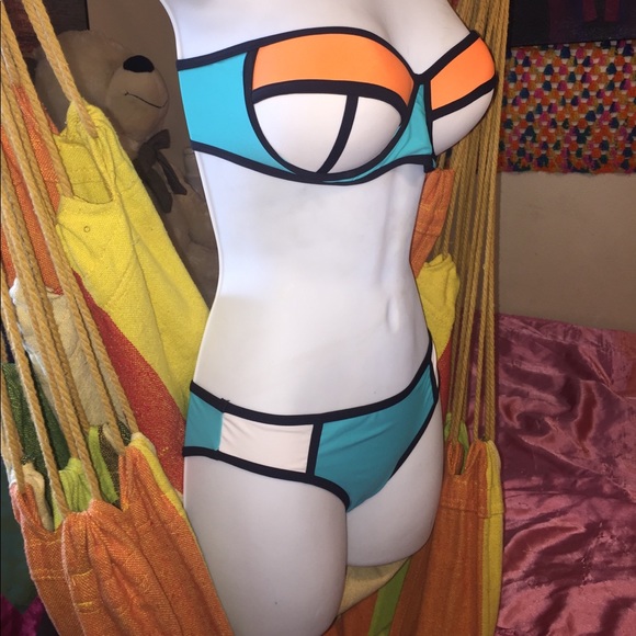 Color block bikini set - Picture 3 of 3