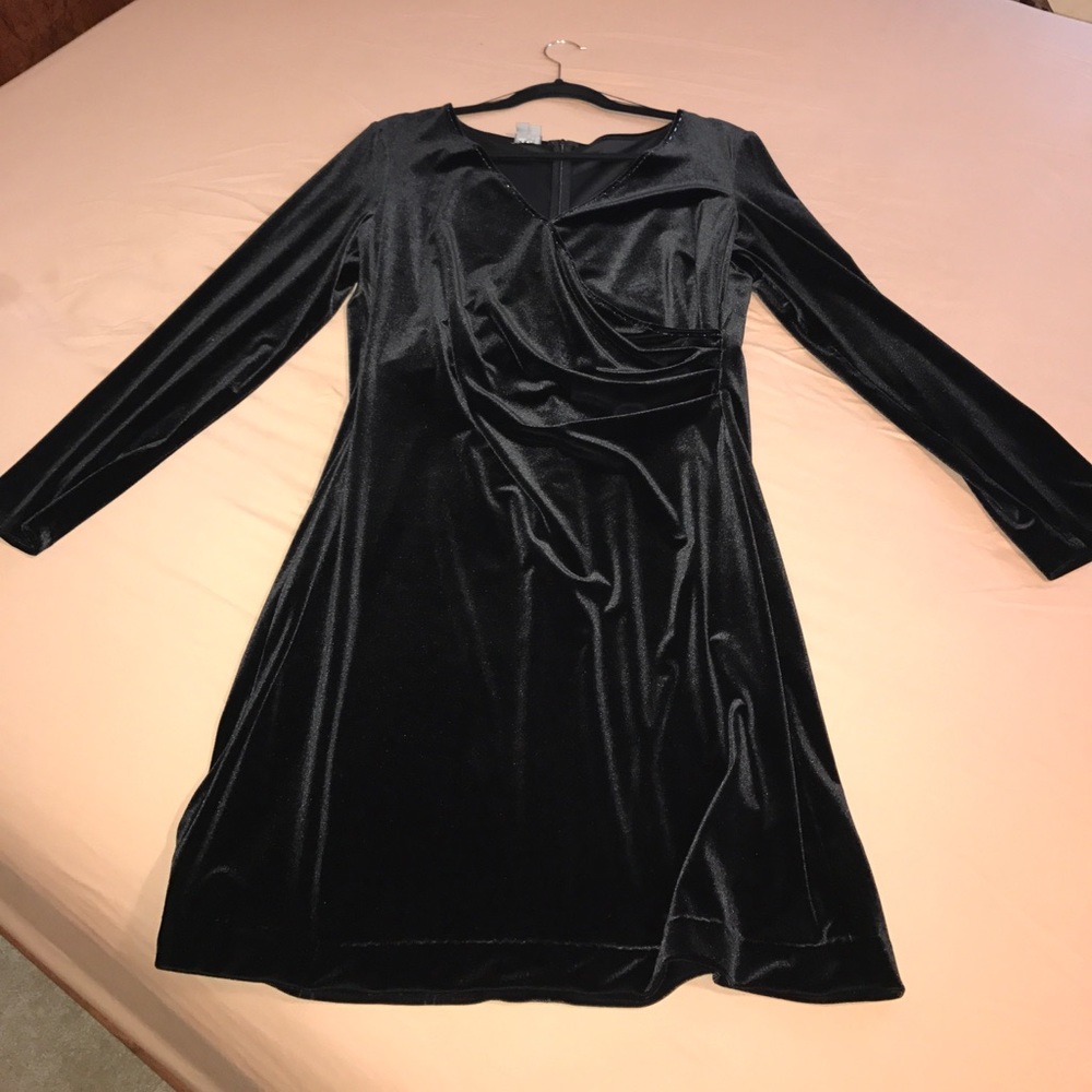 Black velvet long sleeve dress