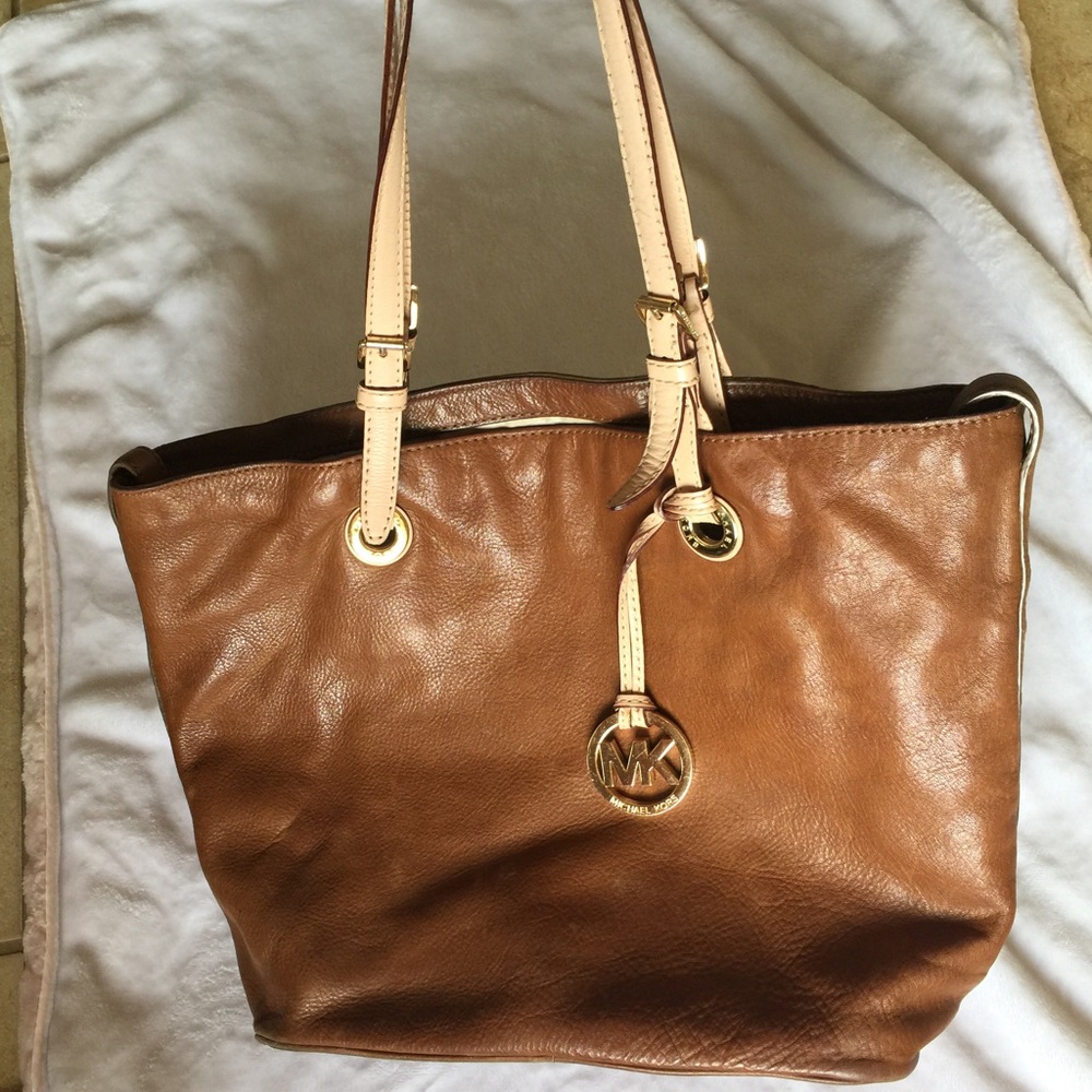 Authentic Michael Kors Jet Set Large Tote