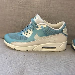 Gray and blue air max great condition almost new