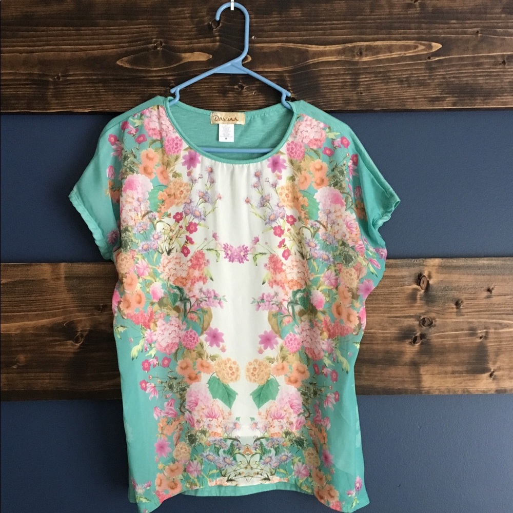 Davina Short Sleeve Flower Blouse