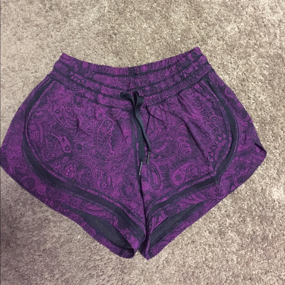 Lululemon running shorts size 4