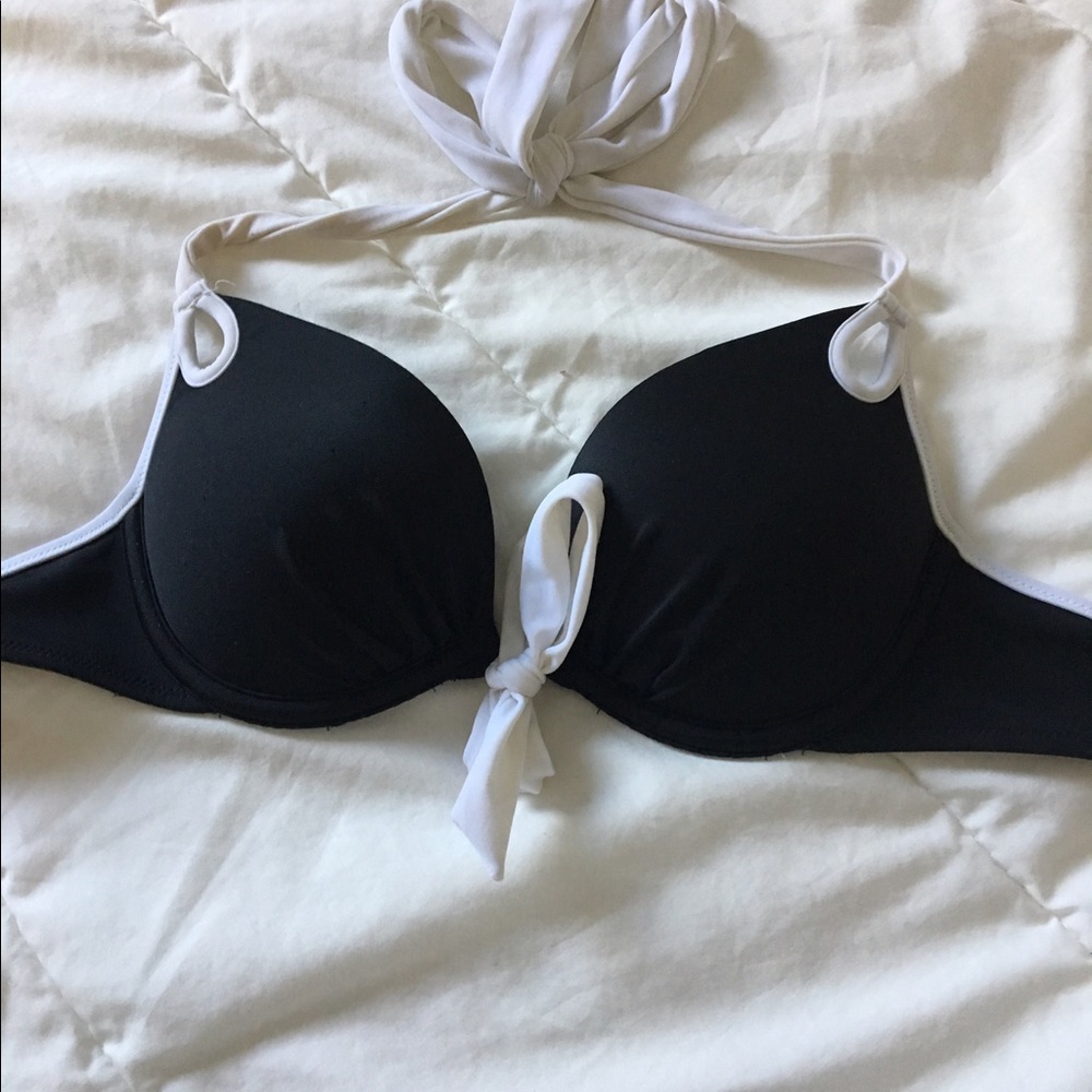 Black and white Victoria's Secret bikini top