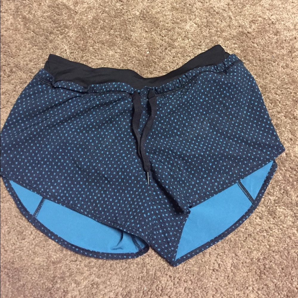 Lululemon running shorts size 4
