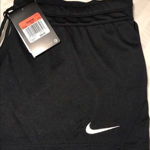NIKE DRY-FIT TRAINING SHORTS New w/Tags / Size Lg