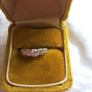 Ladies diamond ring