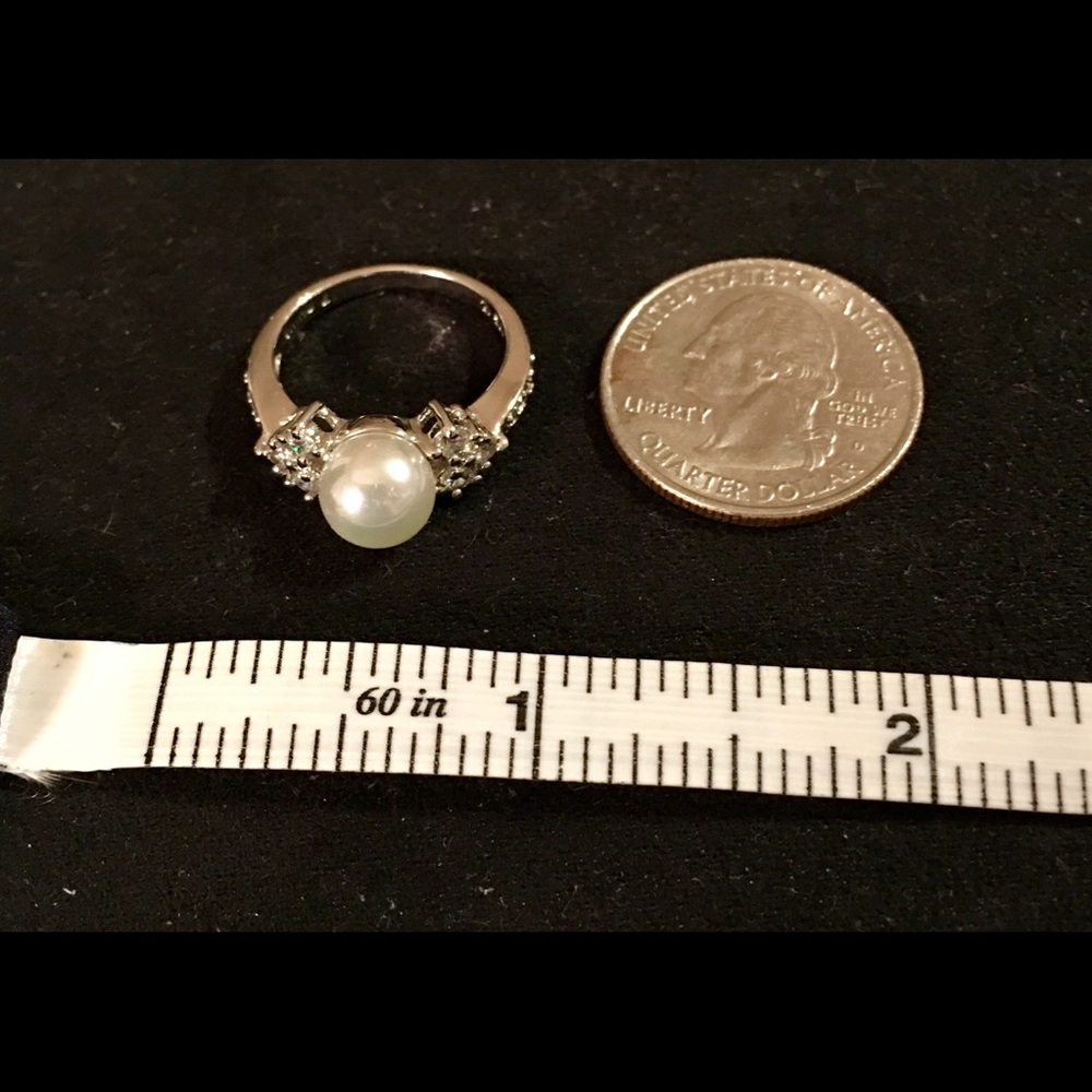 Cultured pearl and white sapphire ladies ring