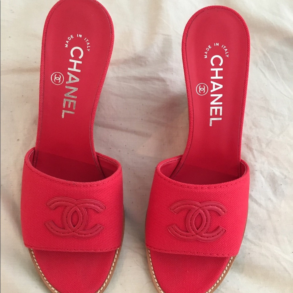 Chanel wedge