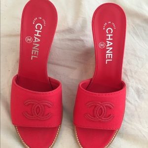 Chanel wedge