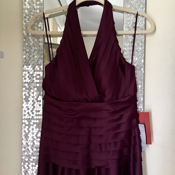 JS Collection Gown - Picture 2 of 3