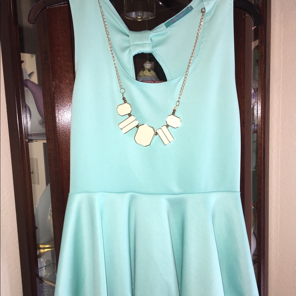 Mint blue blouse 💃🏼