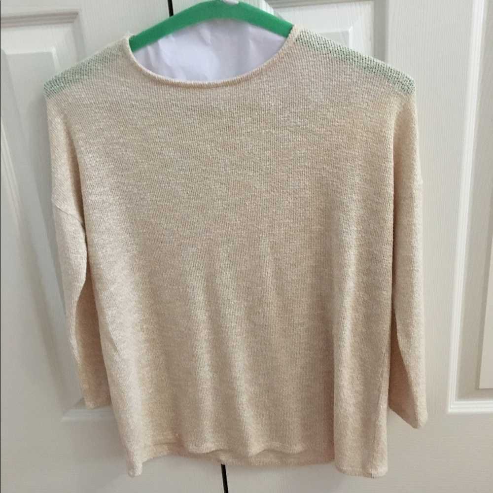 Lightweight sweater