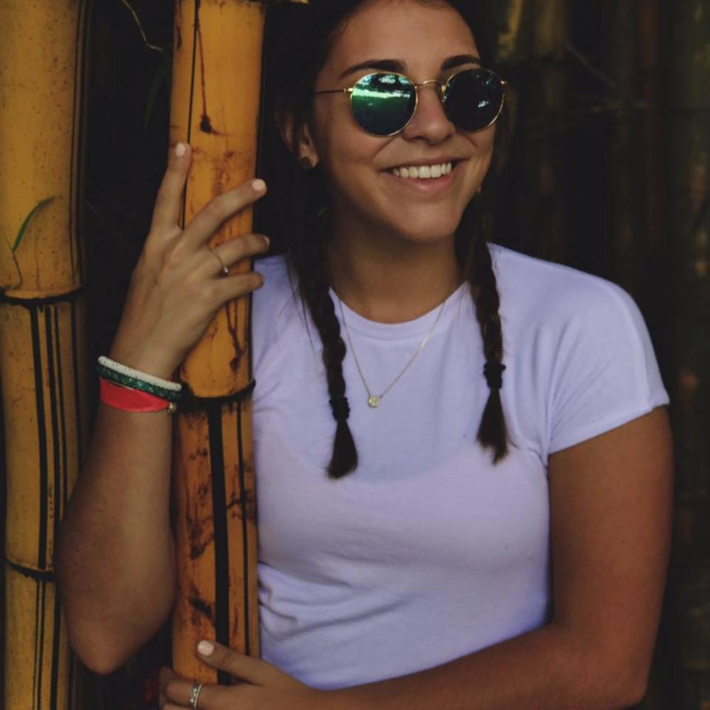 Meet your Posher, Alexis