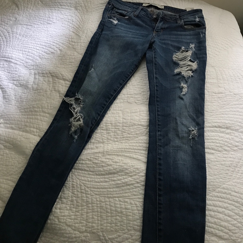 Abercrombie & Fitch Ripped Jeans