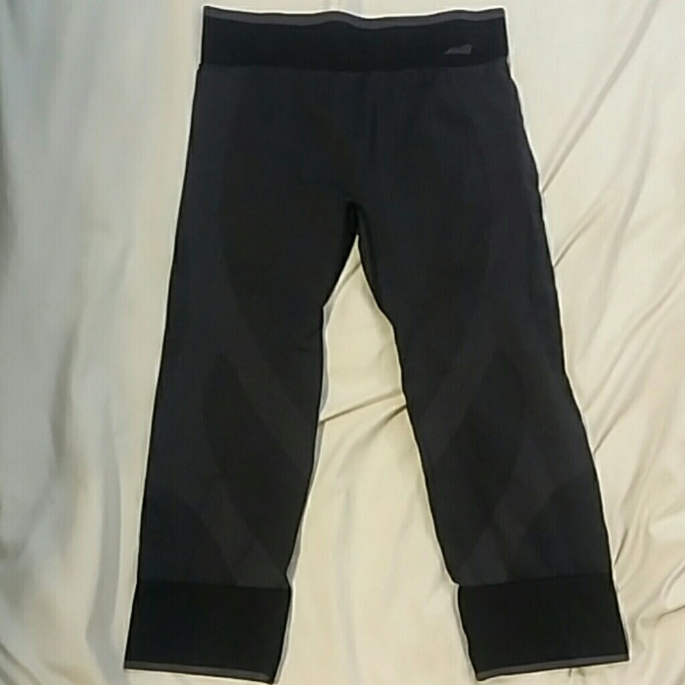 Avia dark grey and black workout crops