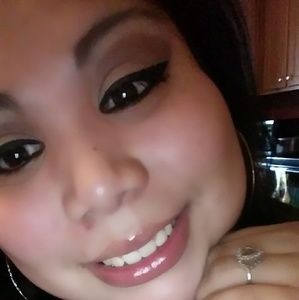 Meet your Posher, Estella