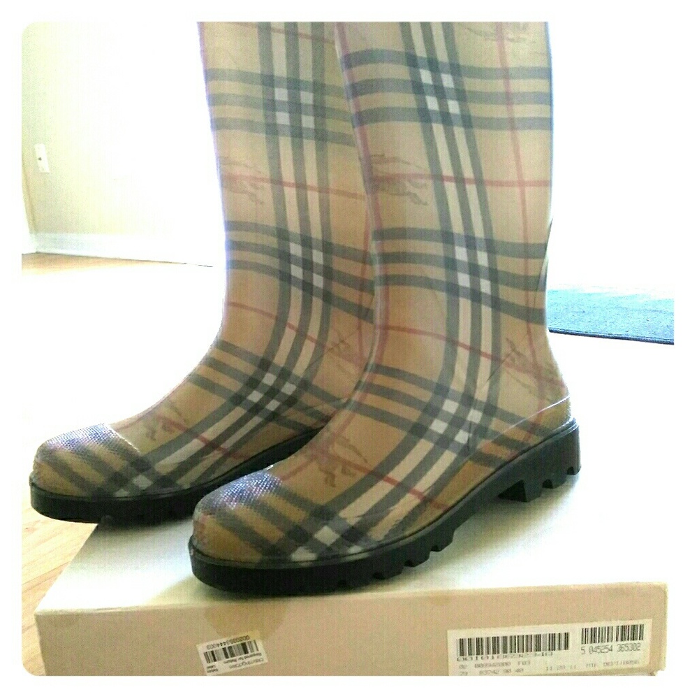 Burberry rain boots - Picture 1 of 1