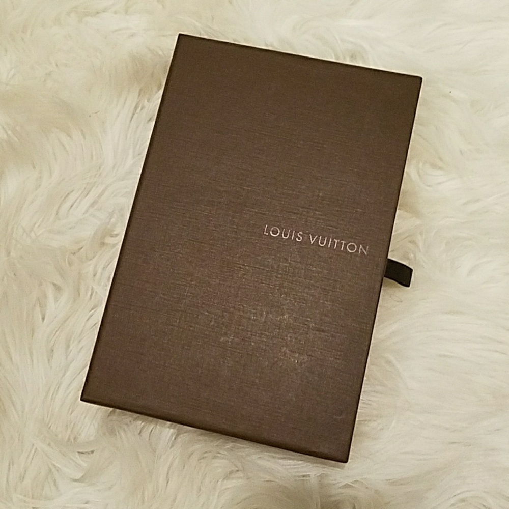 New authentic Louis Vuitton medium wallet gift box