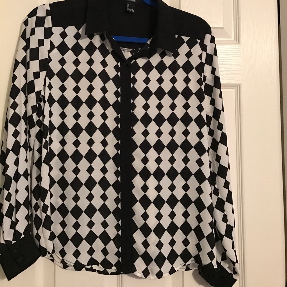 Black and White Diamond Print Blouse