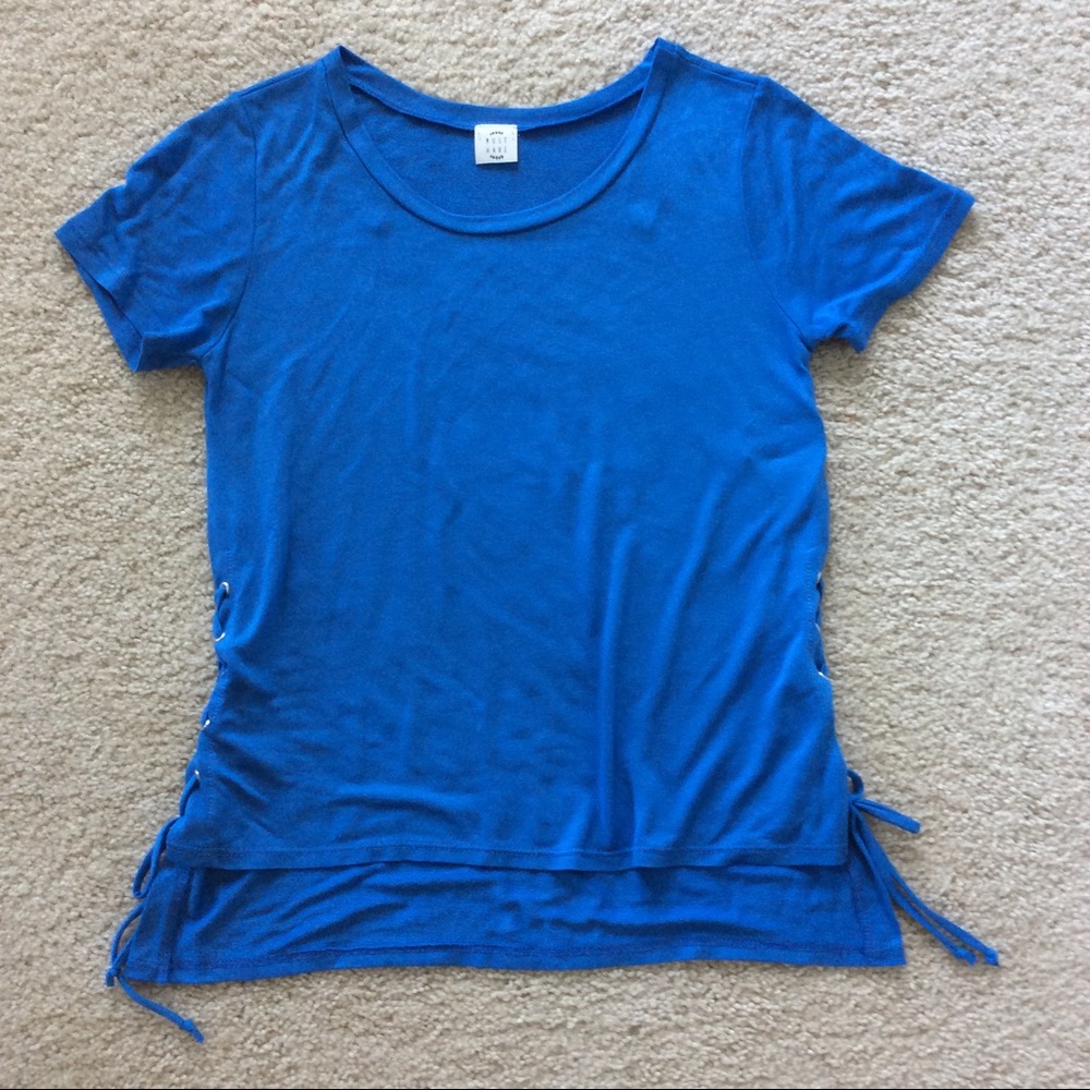 ♥️1 SM LEFT♥️Short Sleeve Top with Side Lace Up - Picture 5 of 6