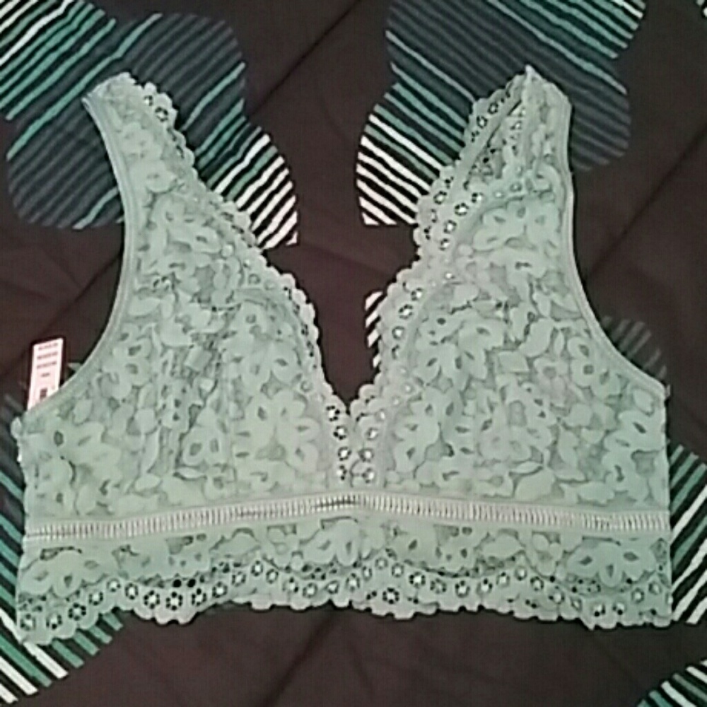 Nwt medium Victoria's Secret deep v crop bra