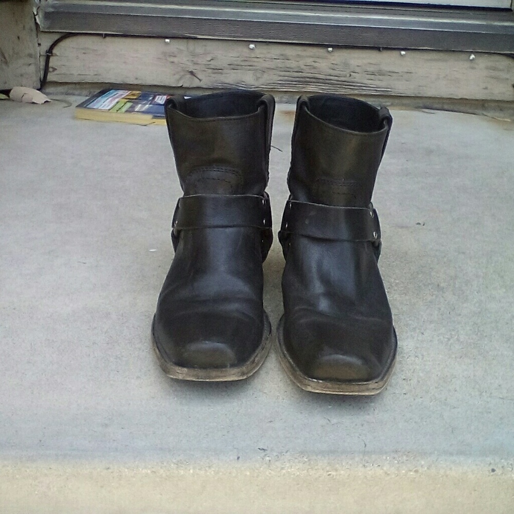 FRYE women boots got to love