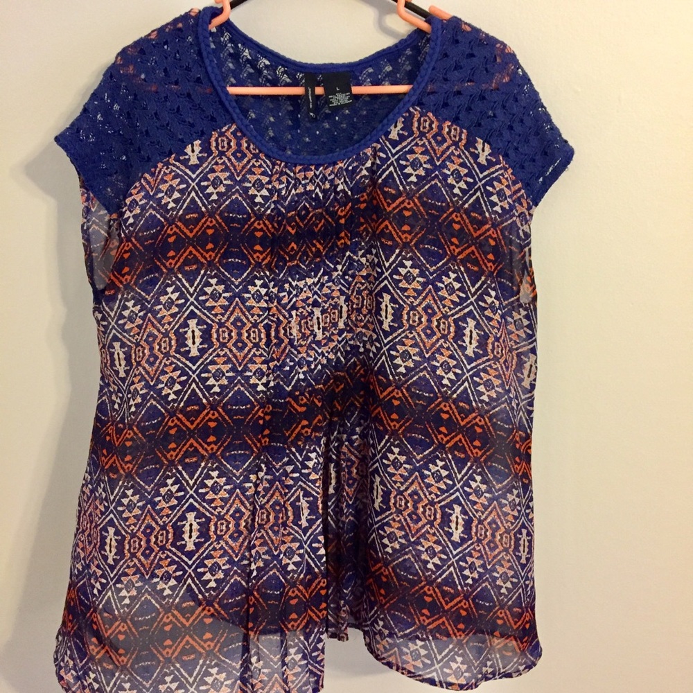 Tribal top