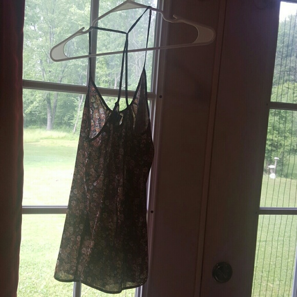 SOLD! New chiffon floral top - Picture 4 of 4