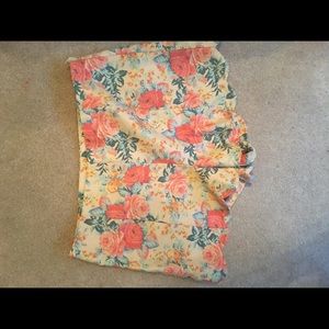 Floral scallop trim Lush shorts