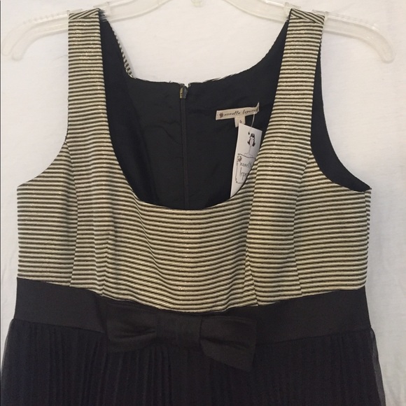 Pleat skirt tank dress - Picture 2 of 2