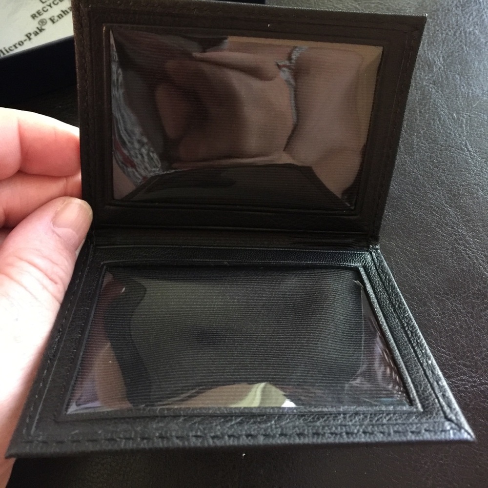 ❌SOLD OUT❌ Polo Ralph Lauren Leather Billfold - Picture 4 of 8