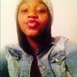 Meet your Posher, Ishara